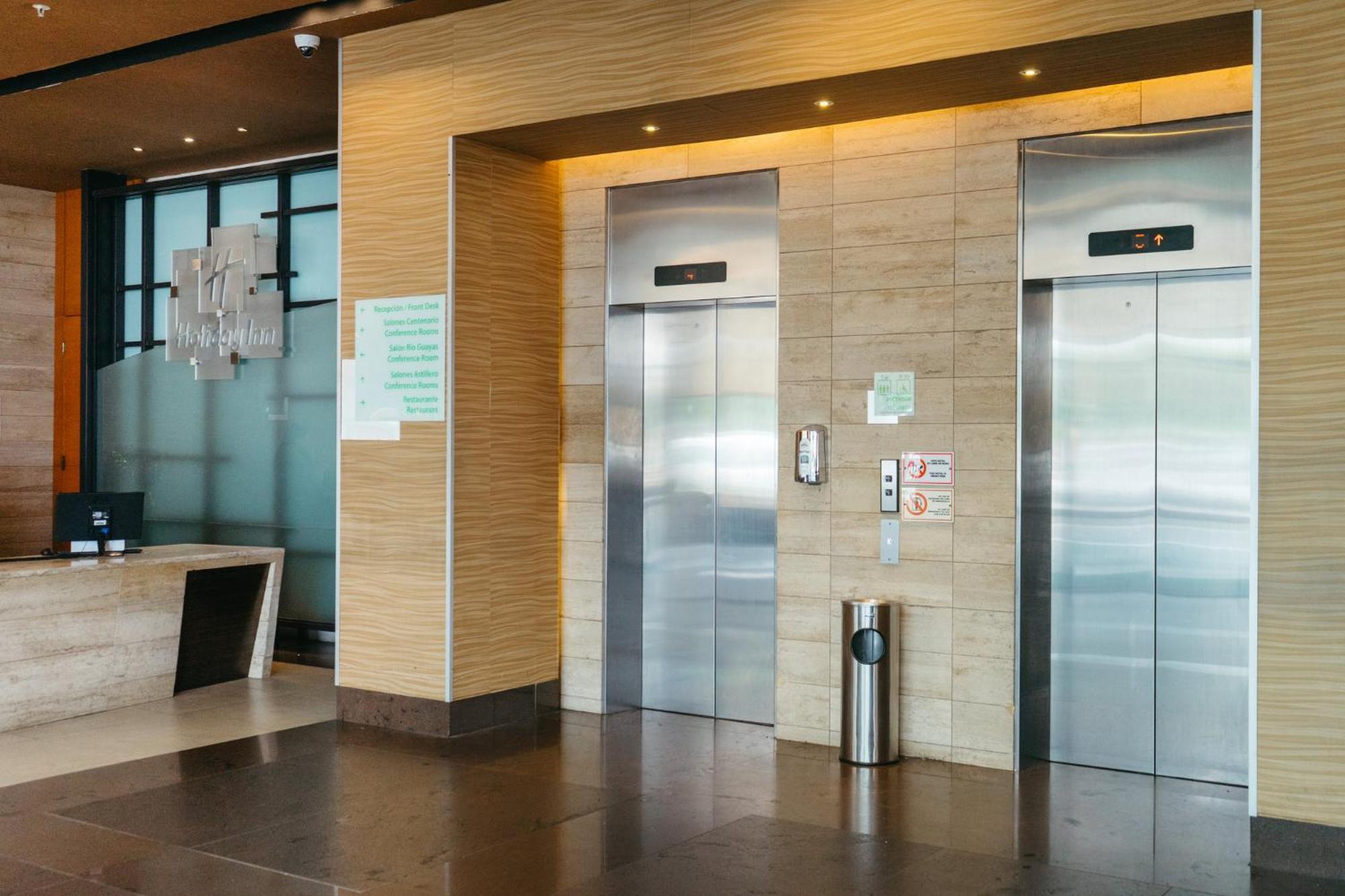 Holiday Inn Guayaquil Airport By Ihg Екстер'єр фото Elevators in a hotel