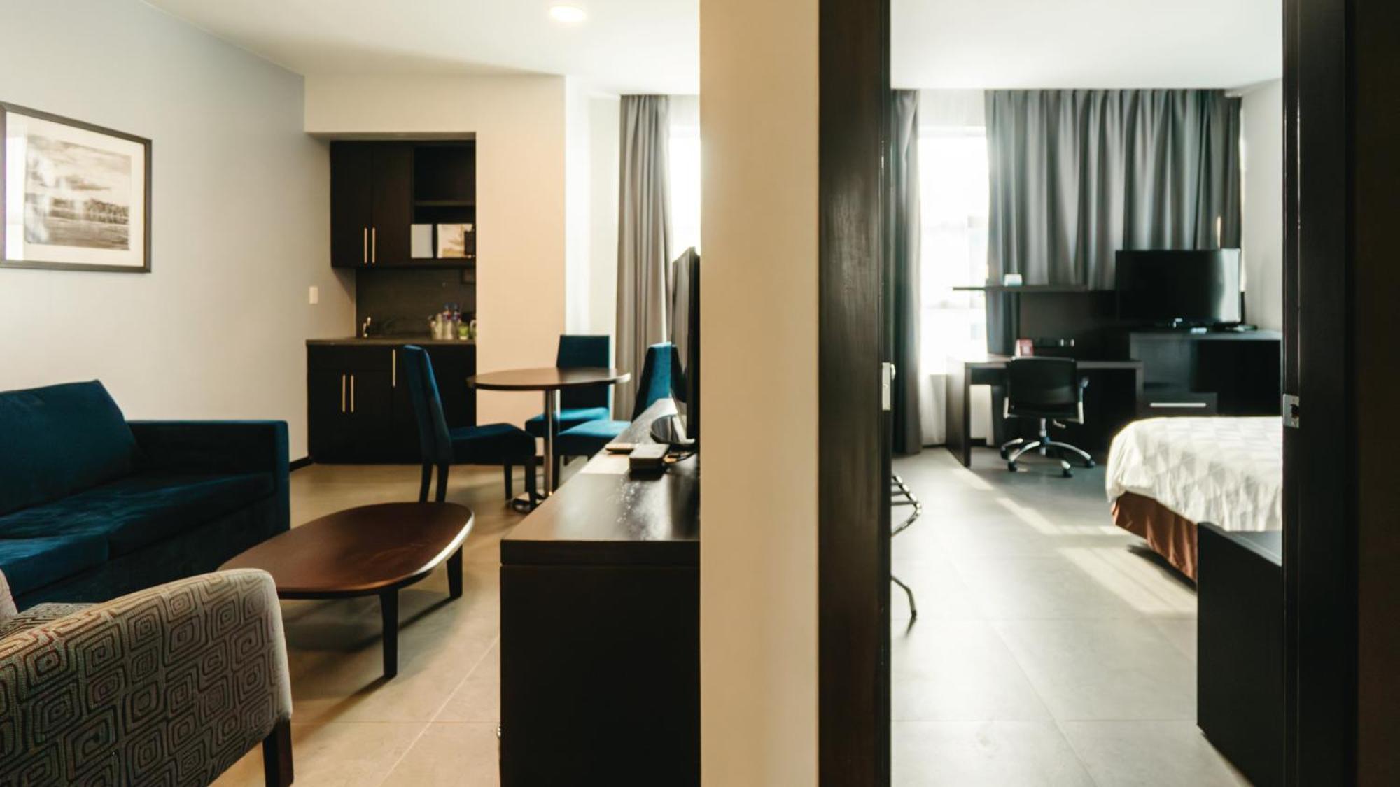 Holiday Inn Guayaquil Airport By Ihg Екстер'єр фото A typical studio apartment