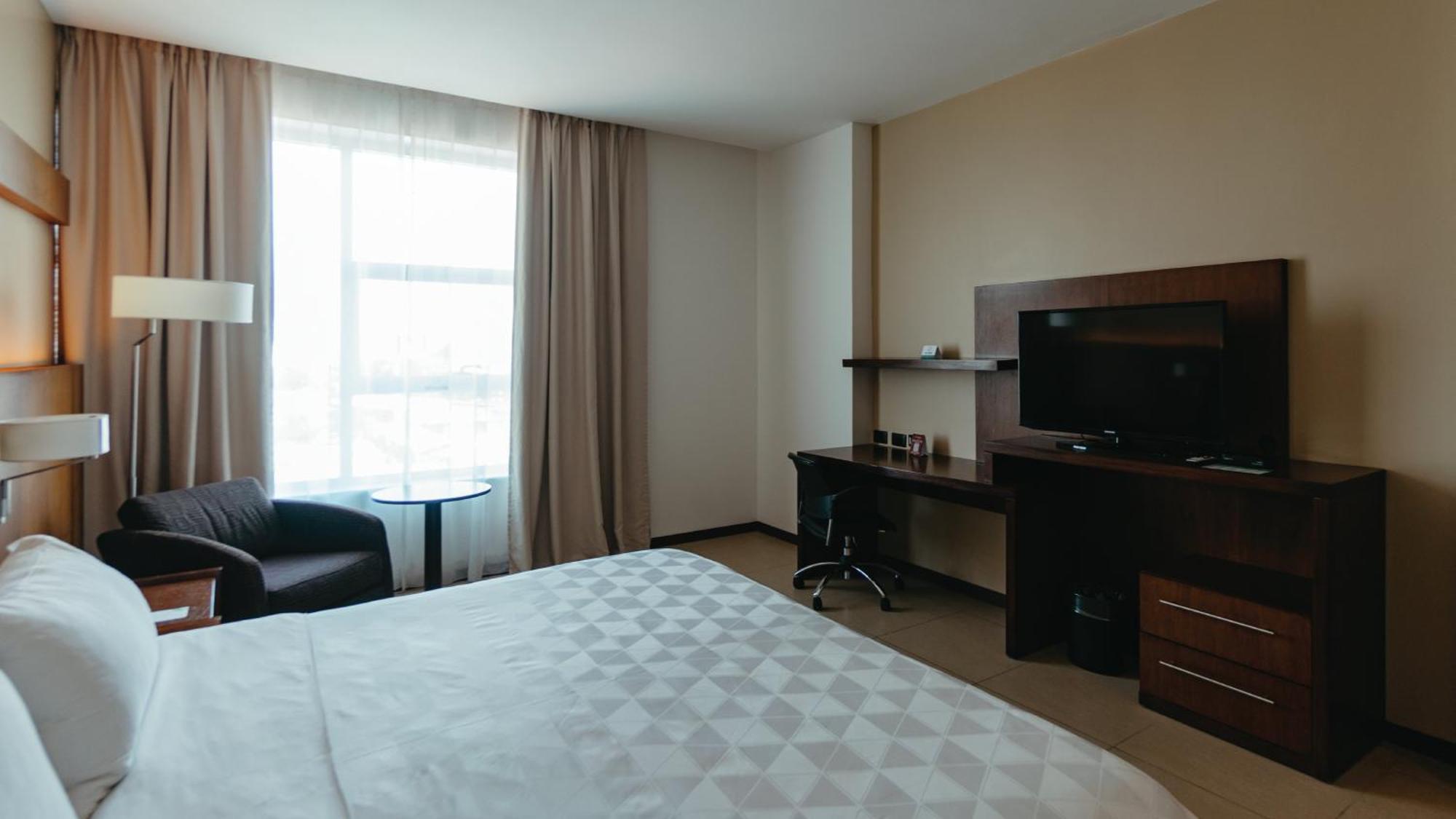 Holiday Inn Guayaquil Airport By Ihg Екстер'єр фото A room at the hotel