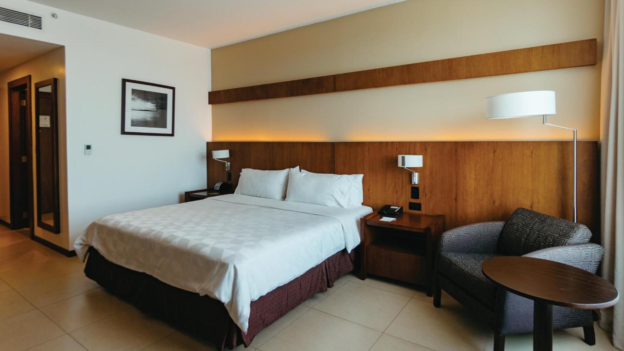 Holiday Inn Guayaquil Airport By Ihg Екстер'єр фото A room at the hotel