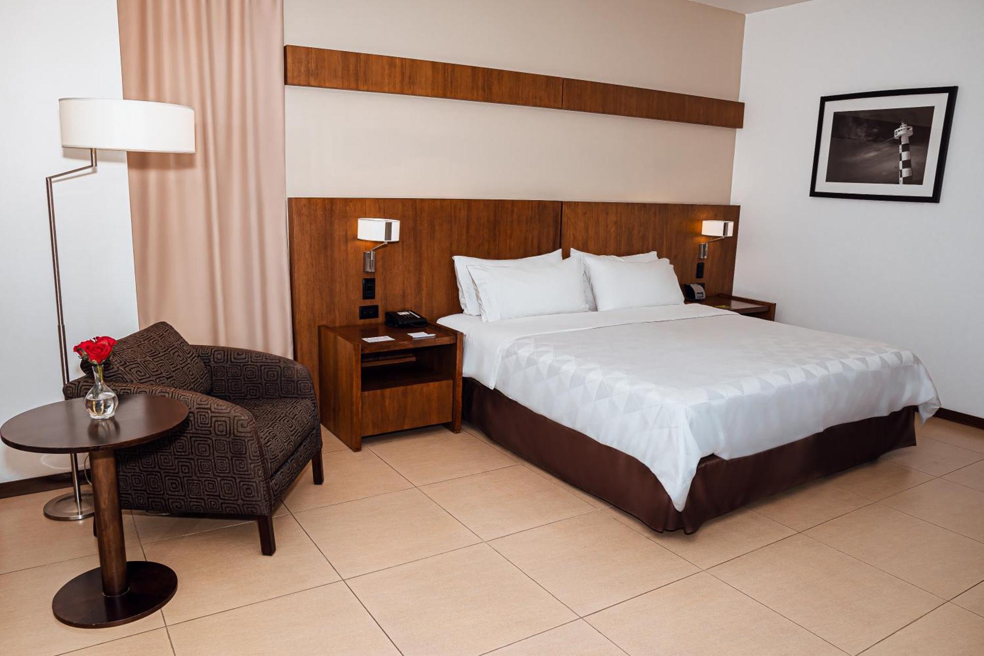 Holiday Inn Guayaquil Airport, An Ihg Hotel Екстер'єр фото