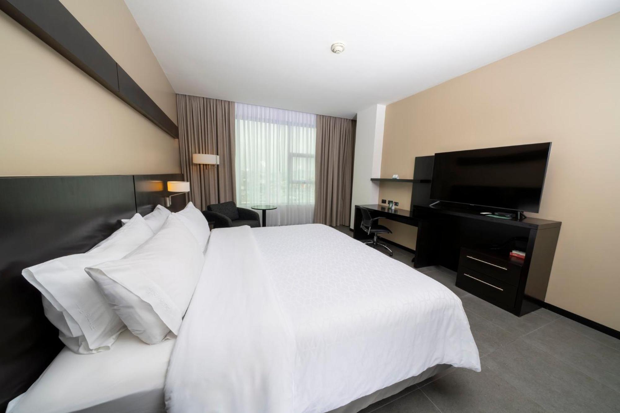 Holiday Inn Guayaquil Airport By Ihg Екстер'єр фото A room at the hotel